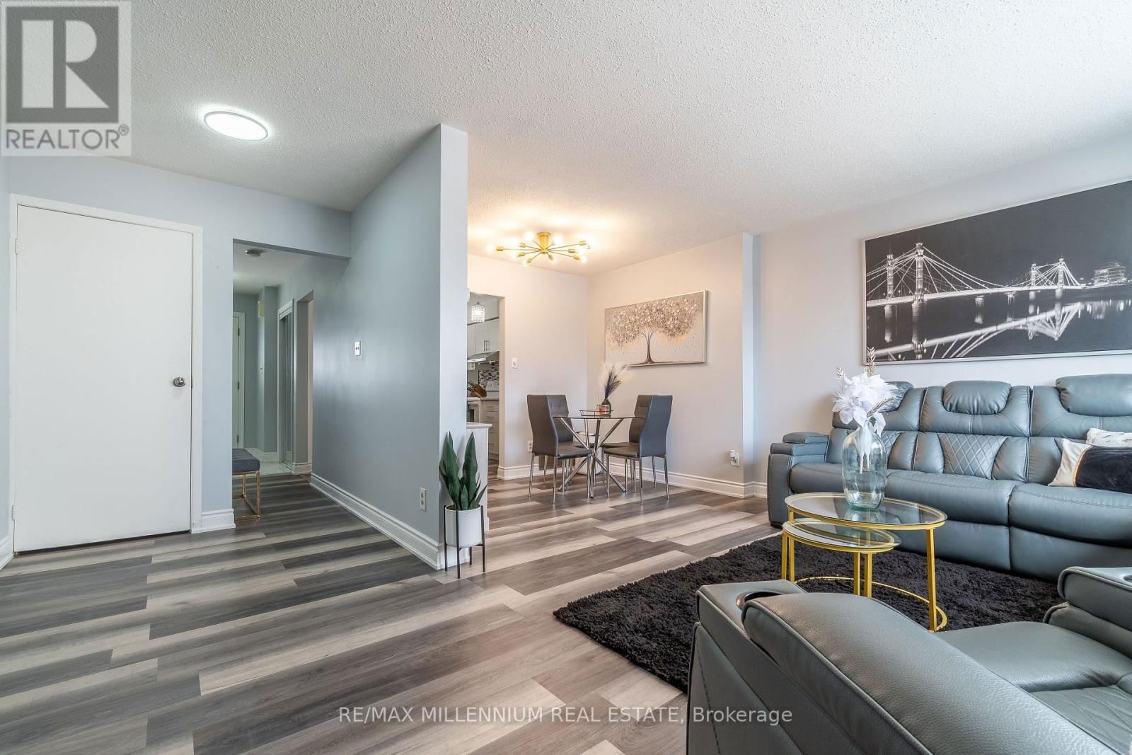 52 VILLAGE COURT Image 4