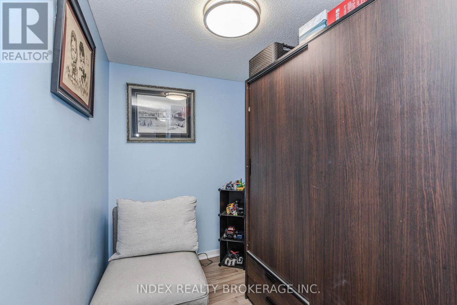 1218 - 8 DAYSPRING CIRCLE Image 13