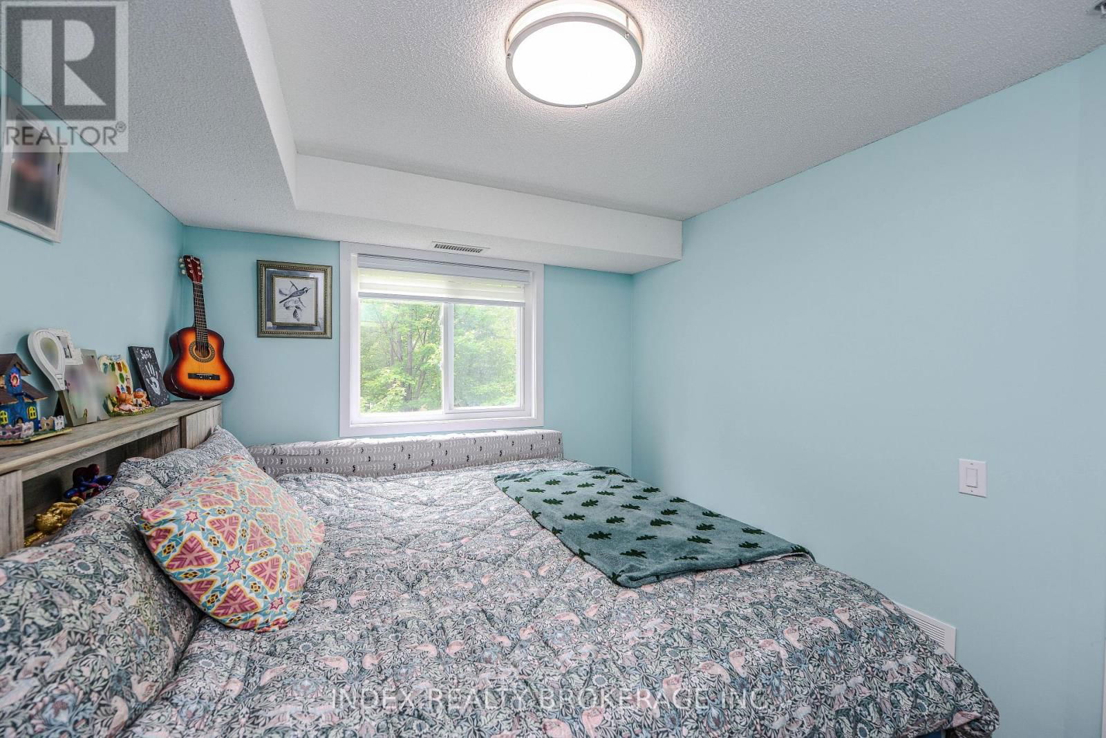 1218 - 8 DAYSPRING CIRCLE Image 24