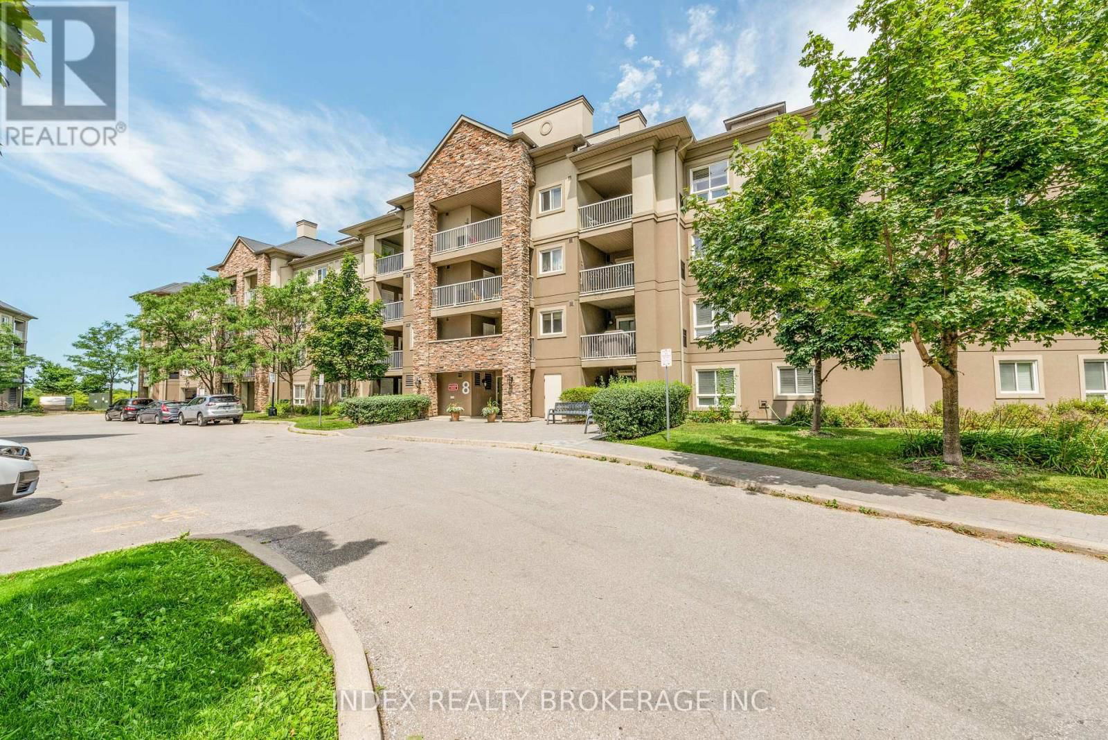 1218 - 8 DAYSPRING CIRCLE Image 4