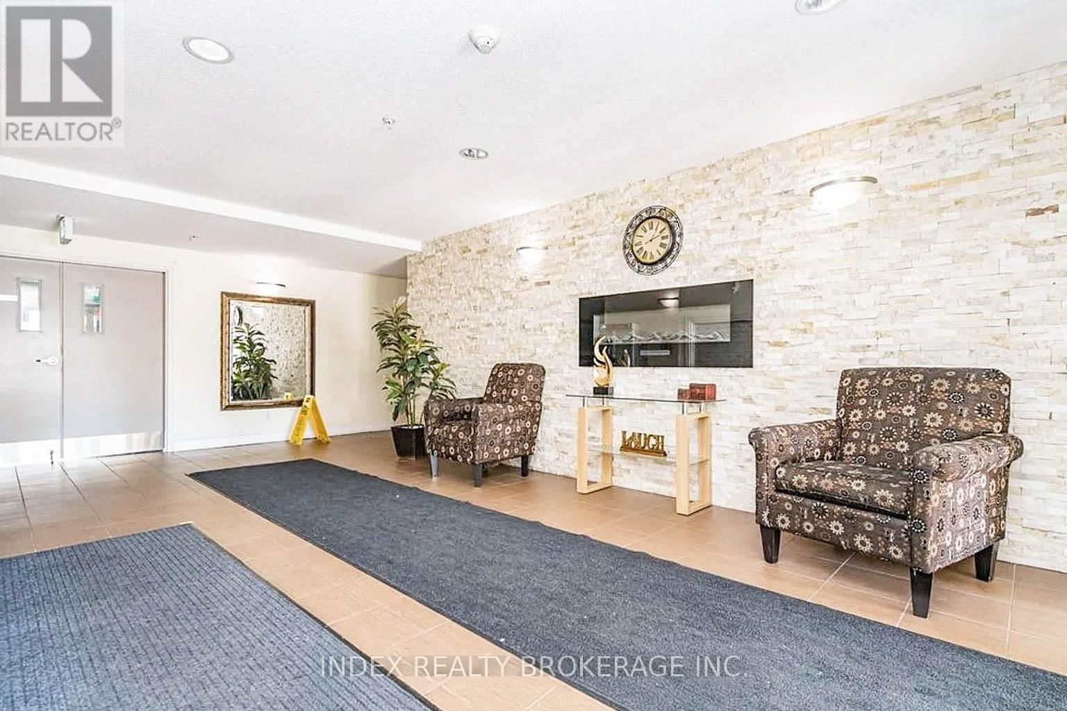 1218 - 8 DAYSPRING CIRCLE Image 6
