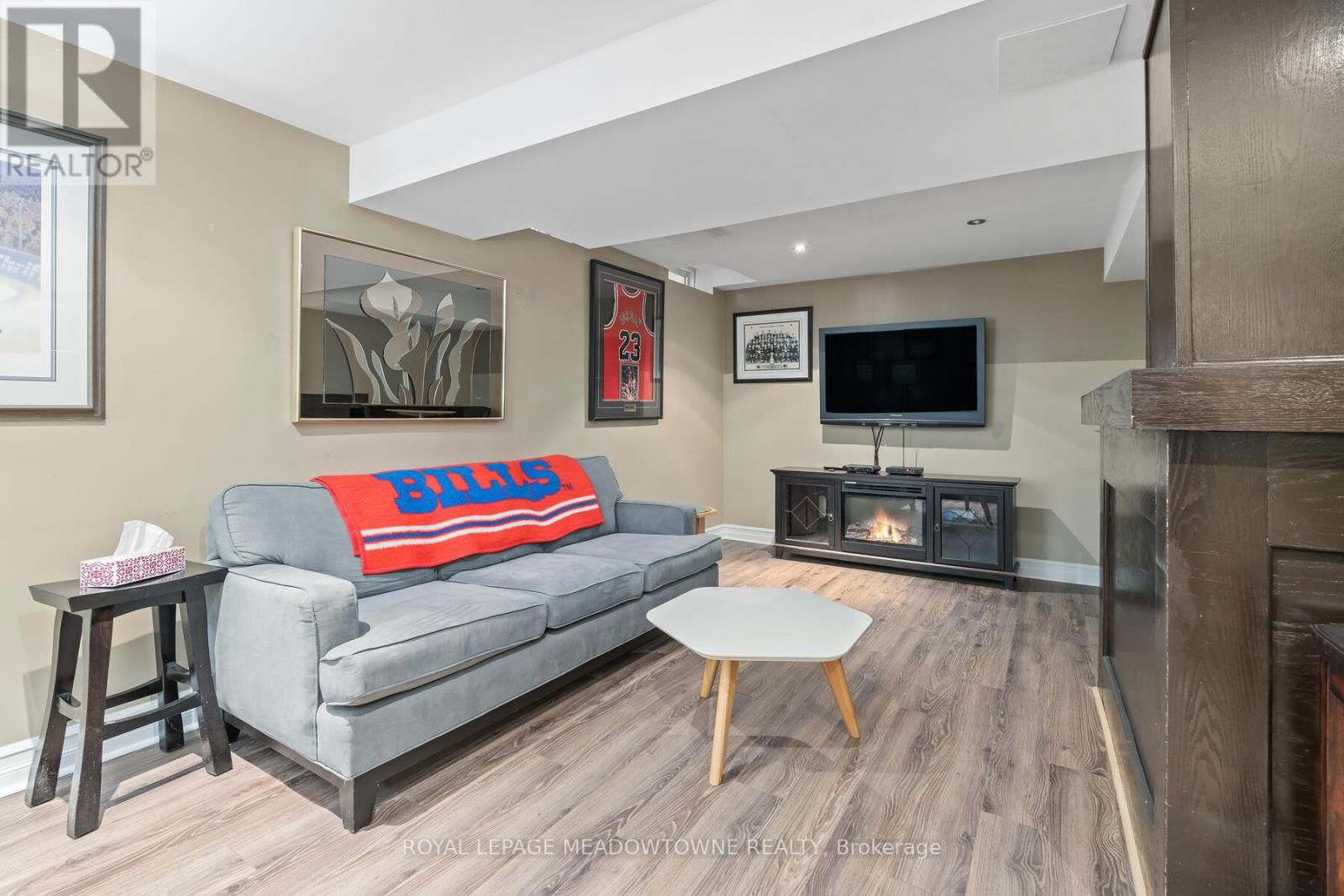 1 MCCLURE COURT Image 18