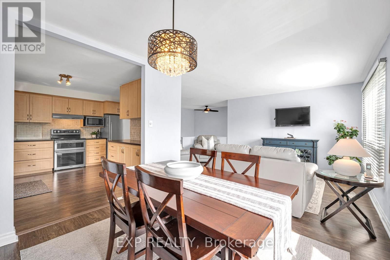 47 FLORIBUNDA CRESCENT Image 14
