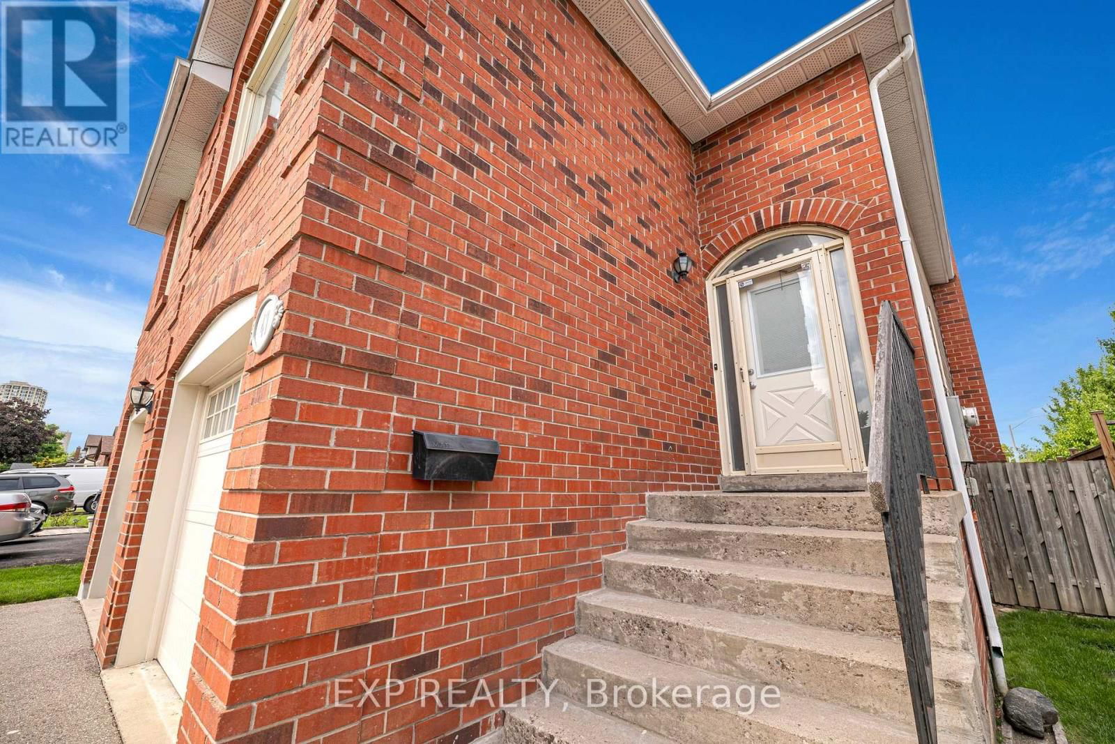 47 FLORIBUNDA CRESCENT Image 3