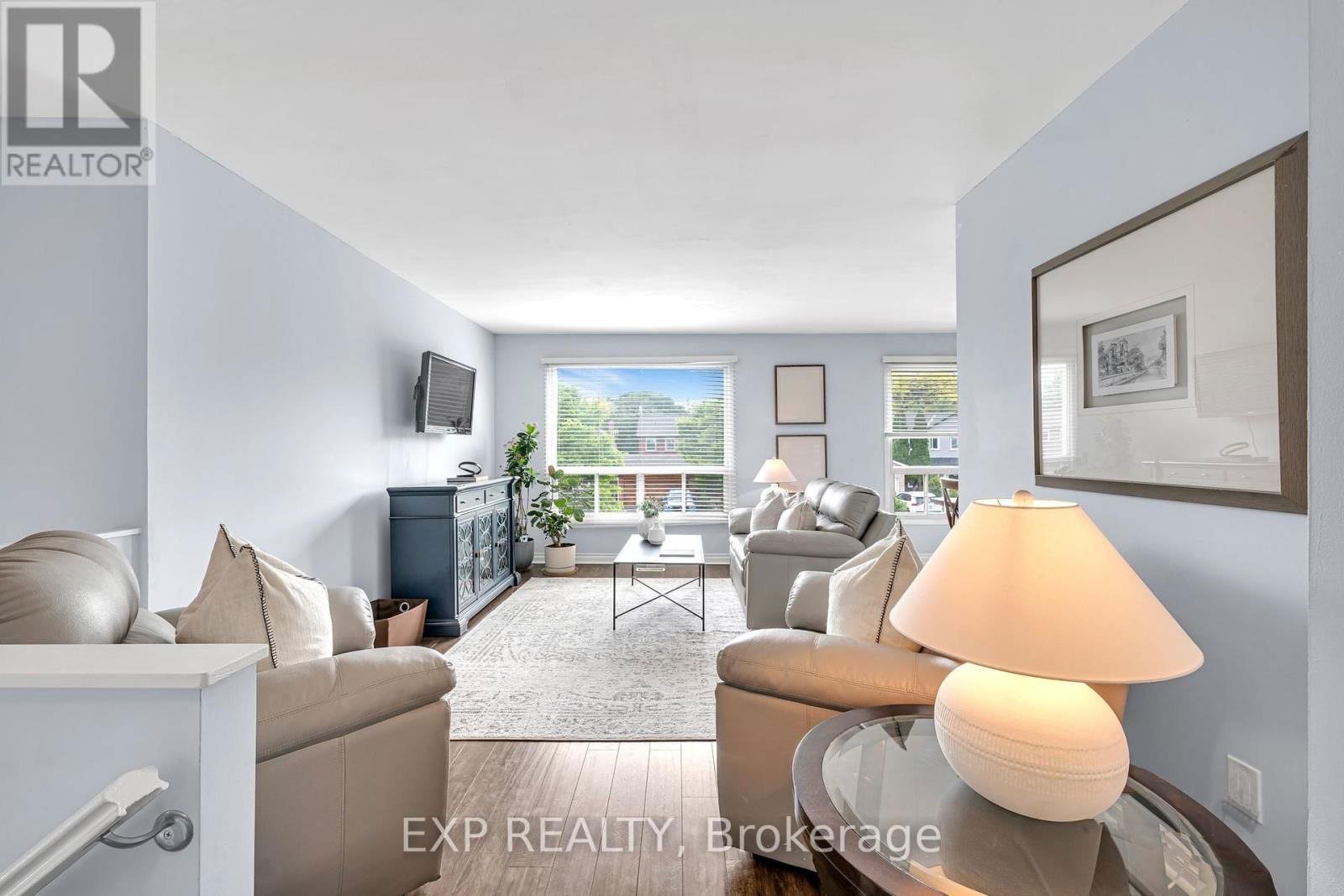 47 FLORIBUNDA CRESCENT Image 7