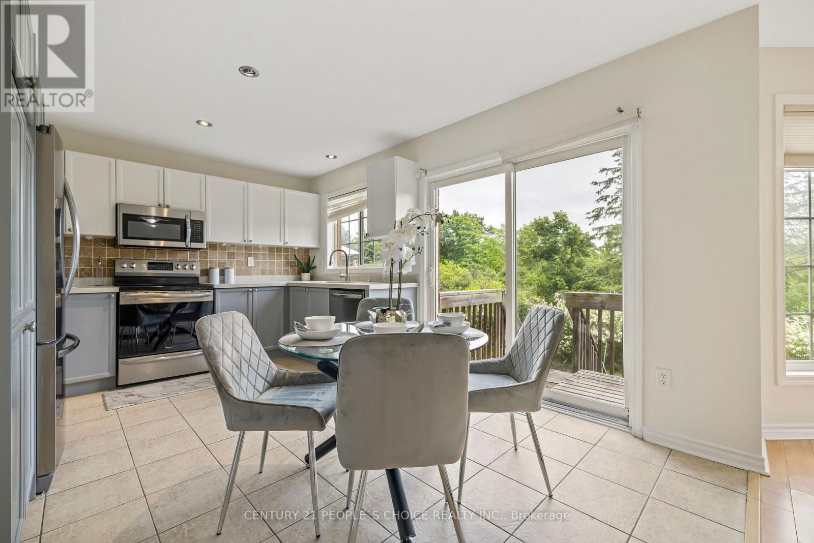 2490 VALLEYRIDGE DRIVE Image 17