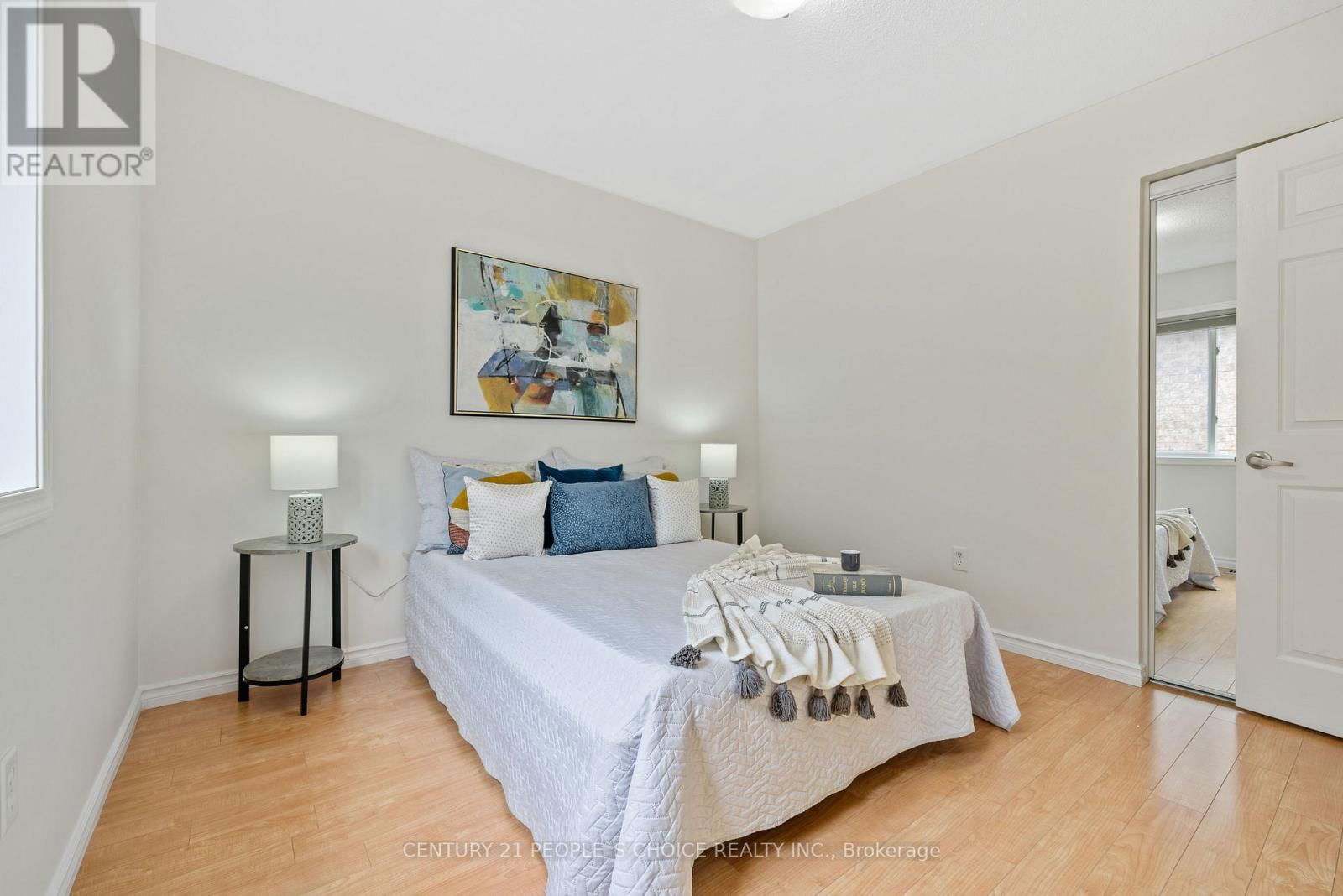 2490 VALLEYRIDGE DRIVE Image 25
