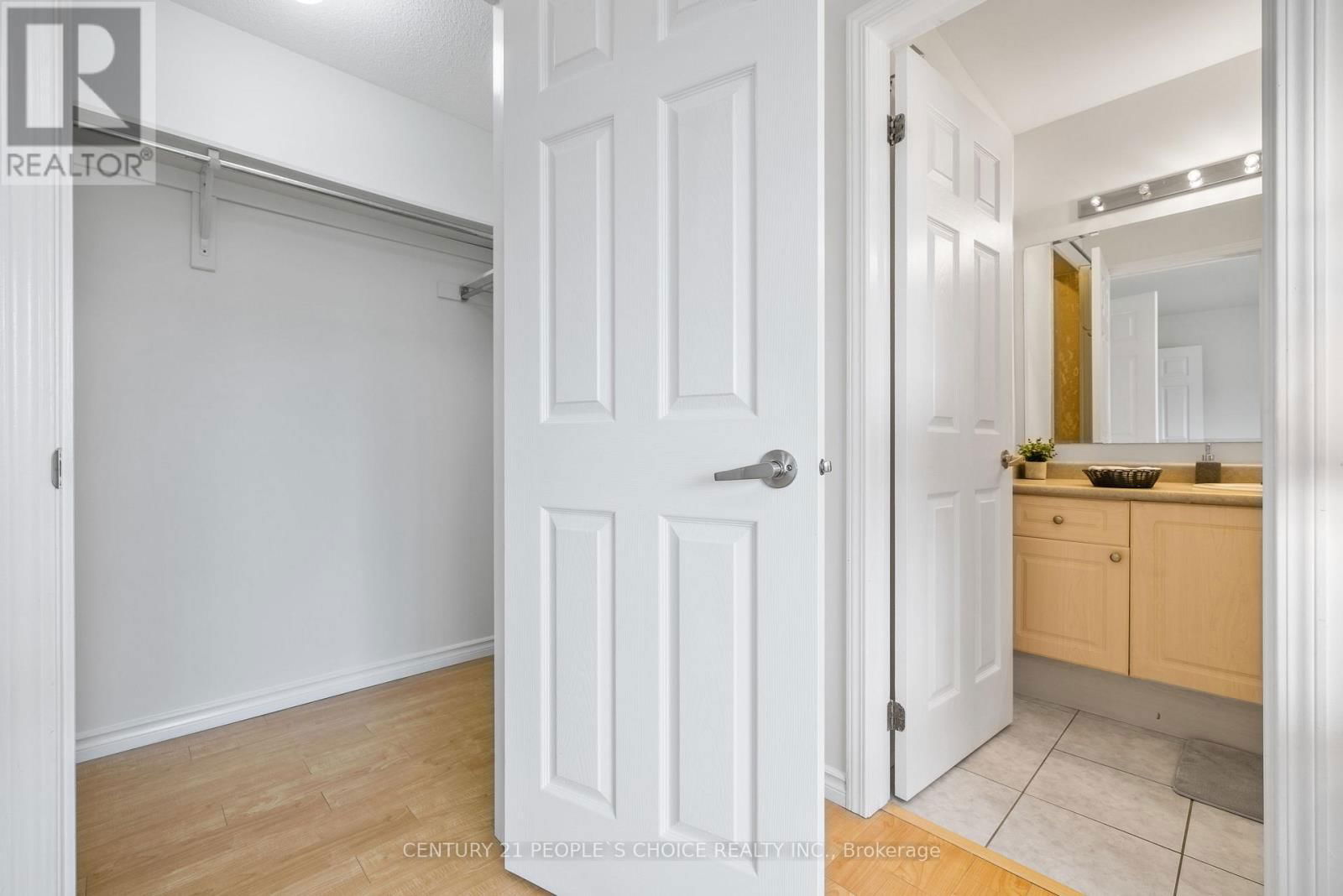 2490 VALLEYRIDGE DRIVE Image 33