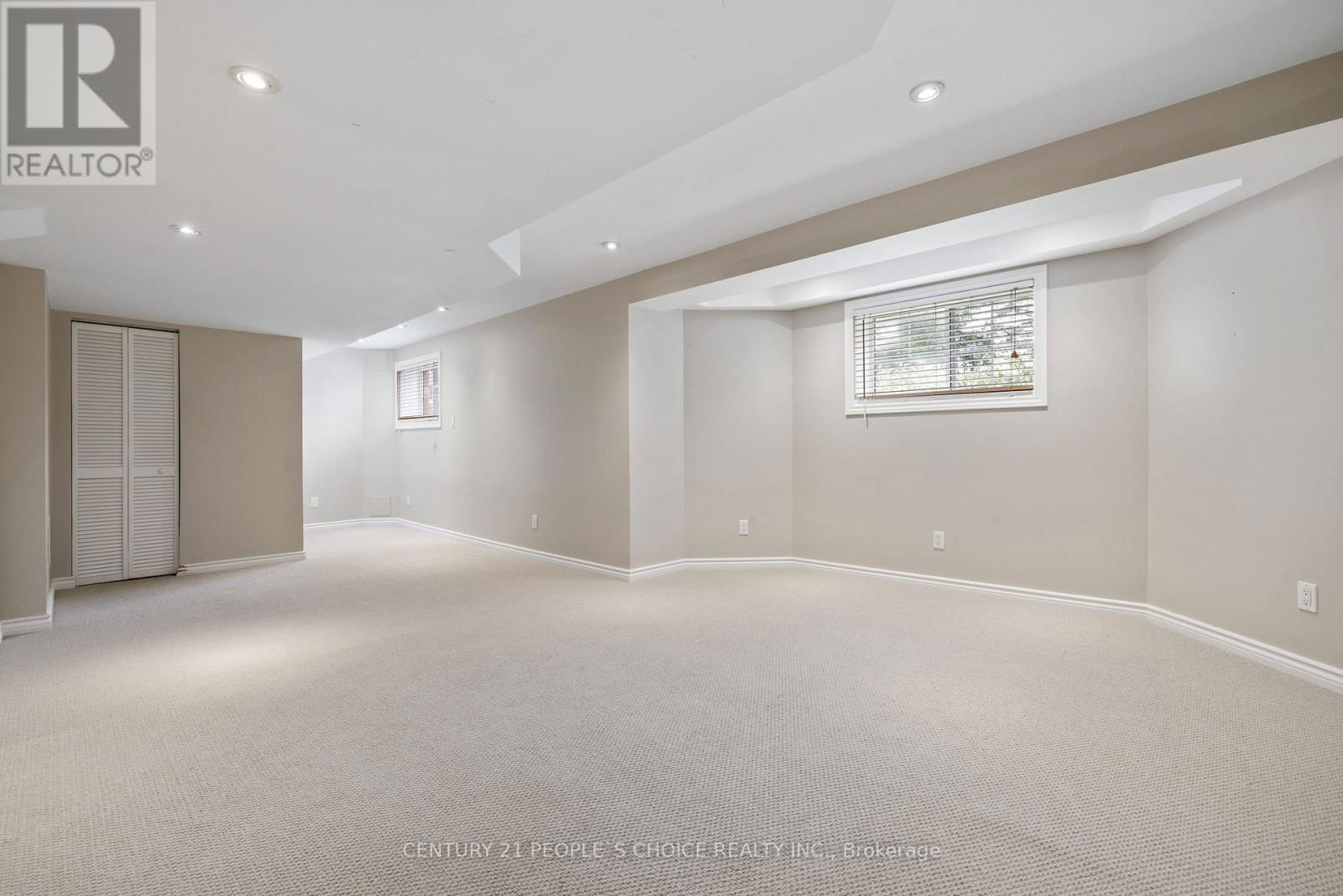 2490 VALLEYRIDGE DRIVE Image 37