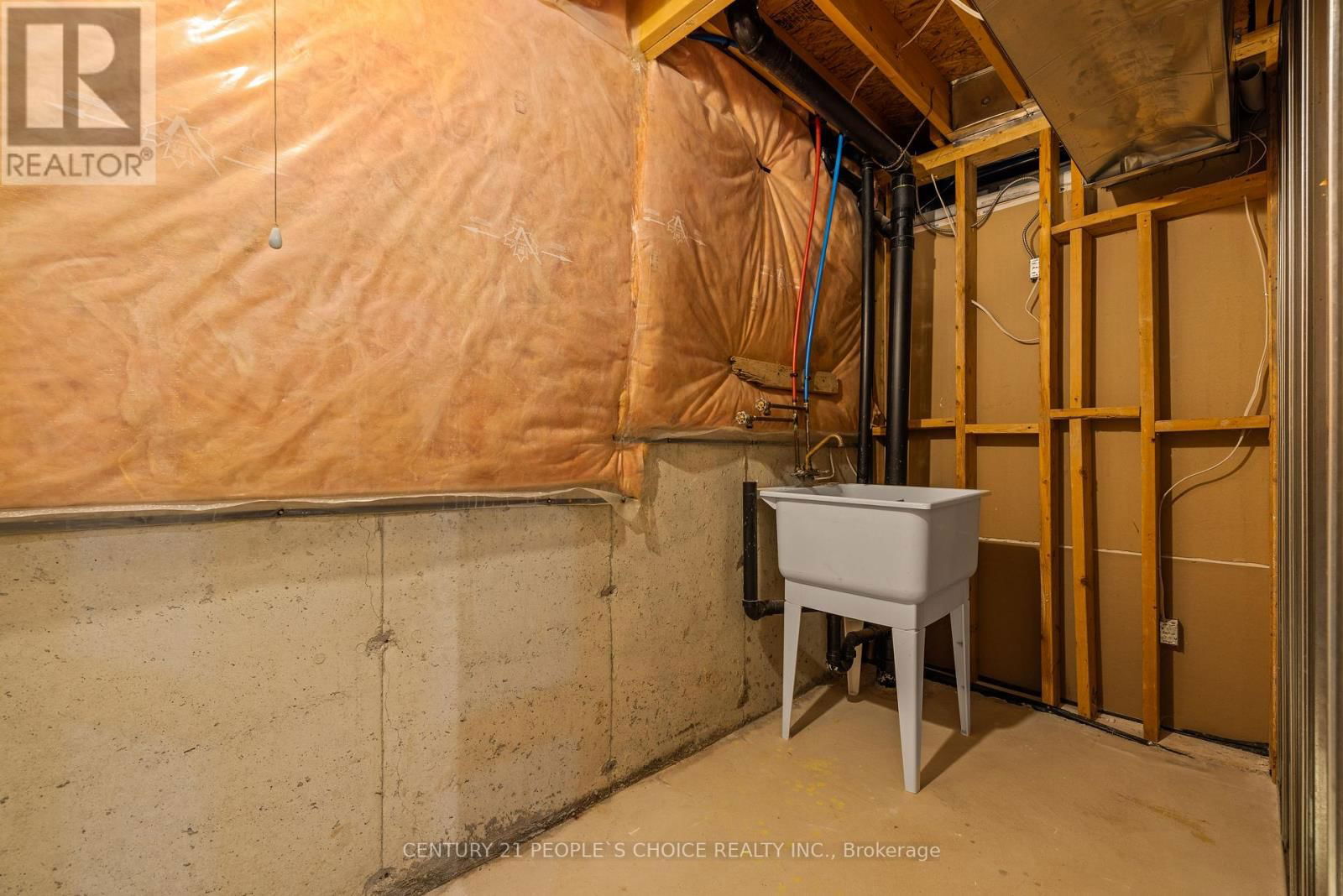 2490 VALLEYRIDGE DRIVE Image 41