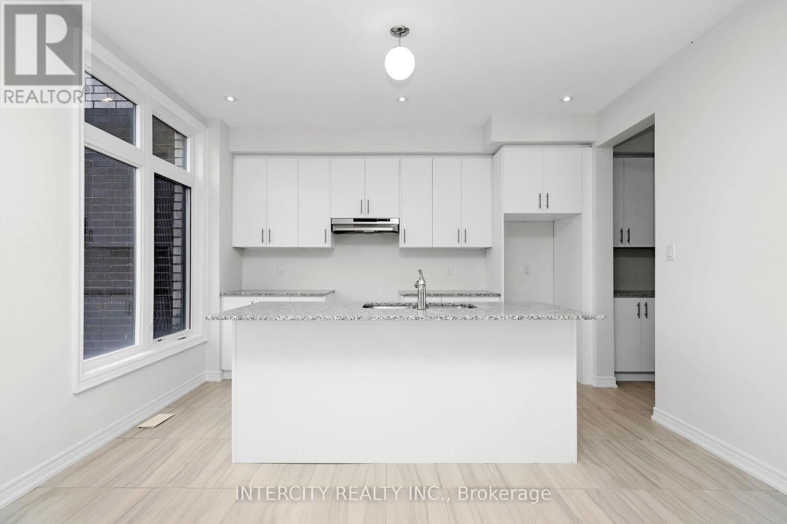 42 QUEENPOST DRIVE Image 12