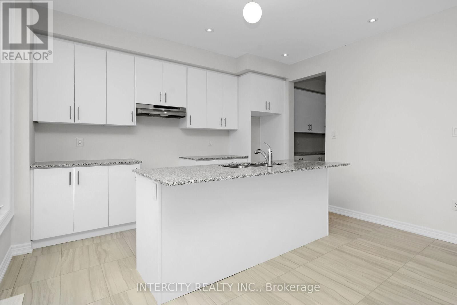 42 QUEENPOST DRIVE Image 13