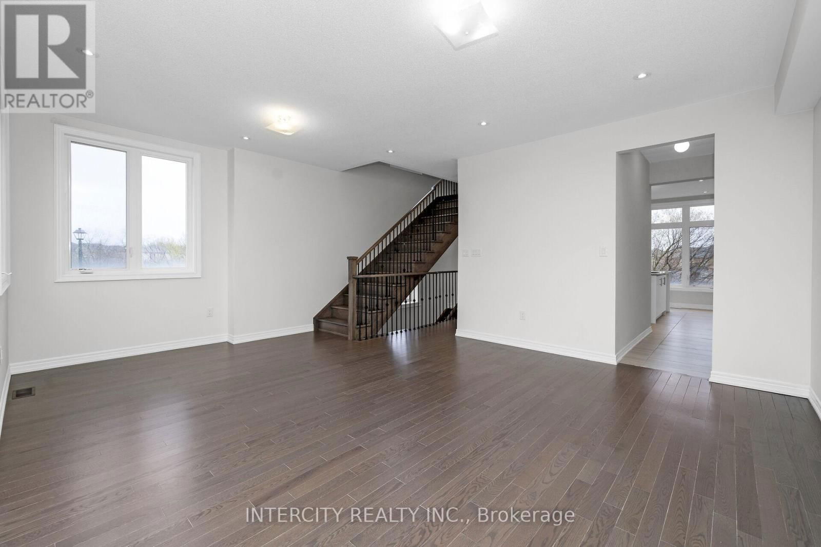 42 QUEENPOST DRIVE Image 18