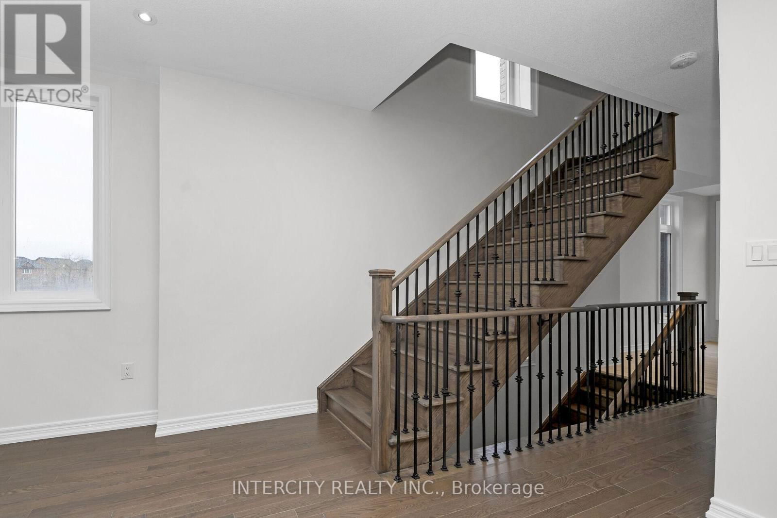 42 QUEENPOST DRIVE Image 21