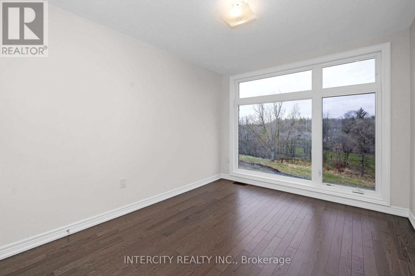 42 QUEENPOST DRIVE Image 28