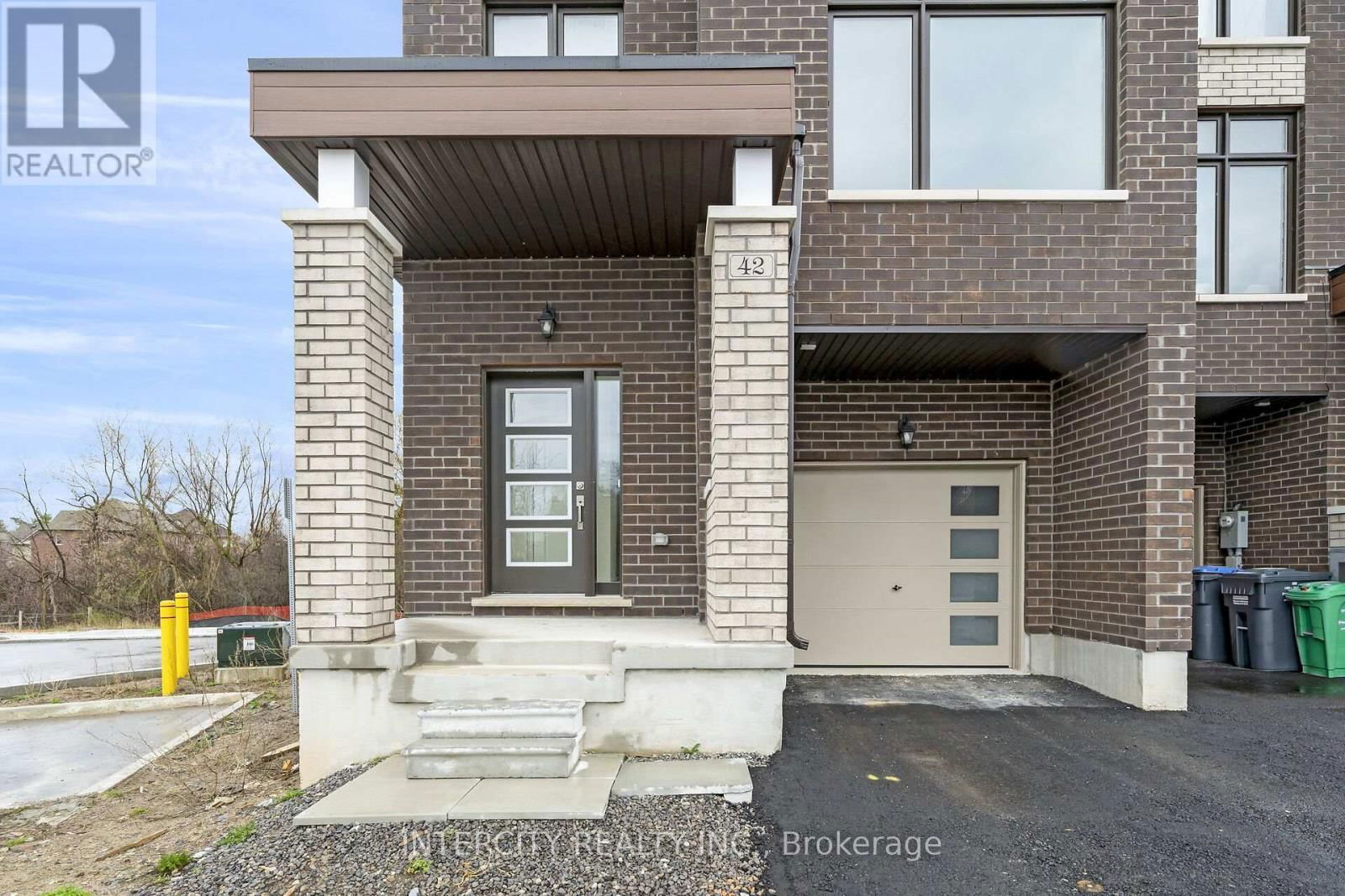 42 QUEENPOST DRIVE Image 3