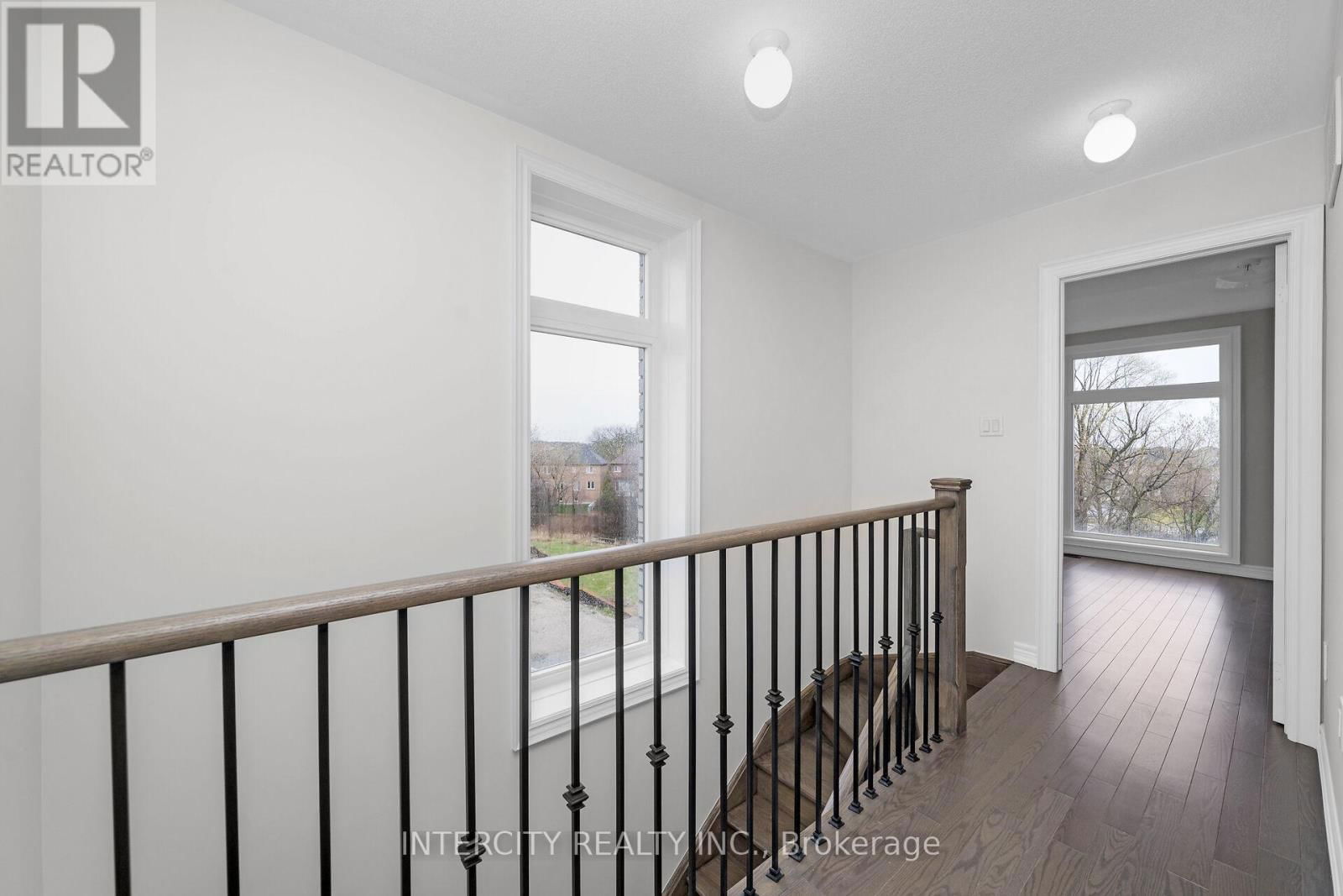 42 QUEENPOST DRIVE Image 31