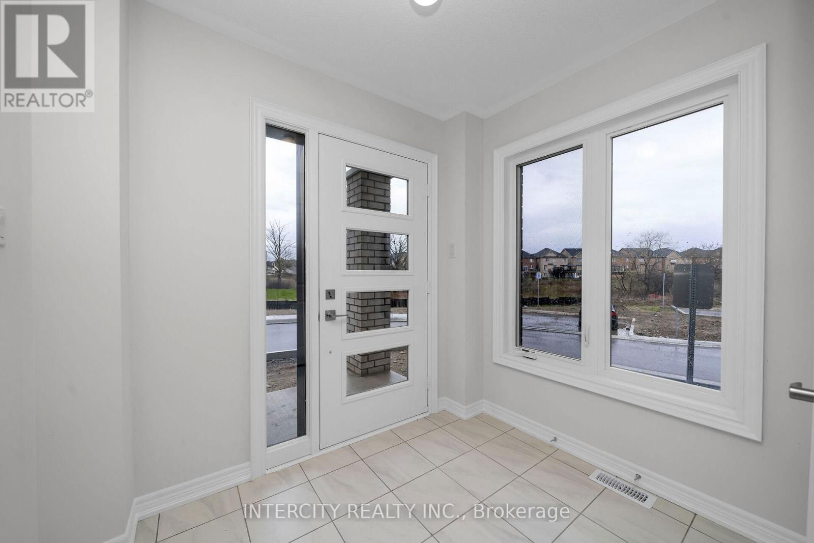 42 QUEENPOST DRIVE Image 4