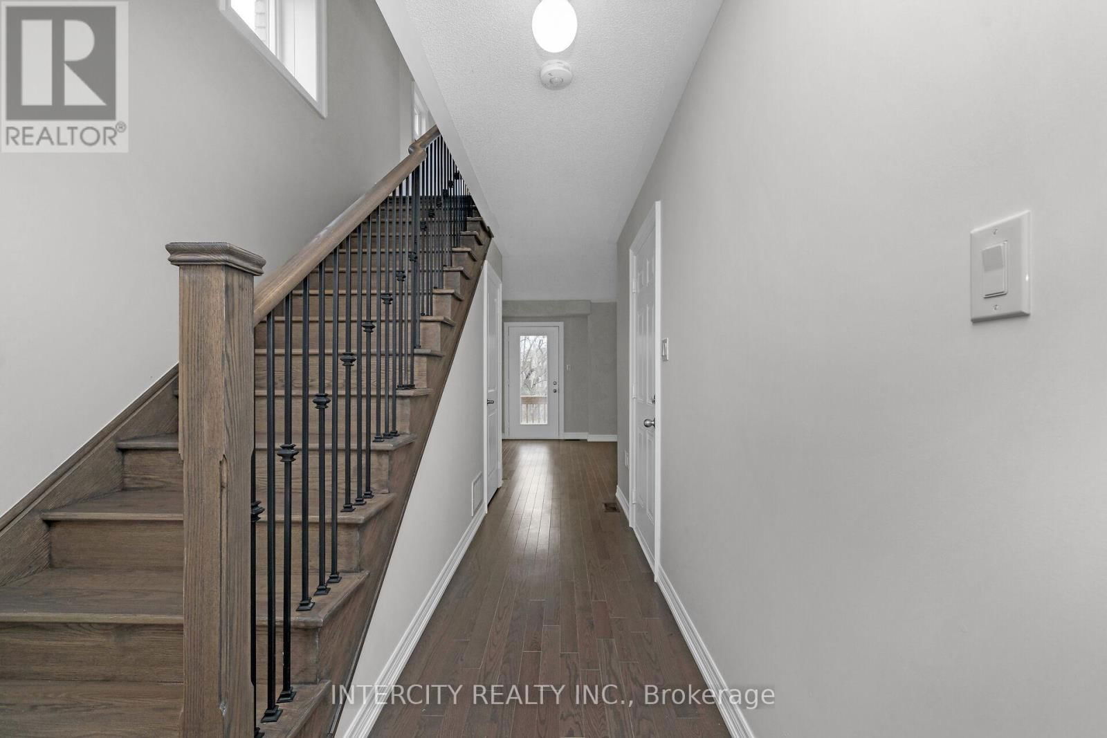 42 QUEENPOST DRIVE Image 5