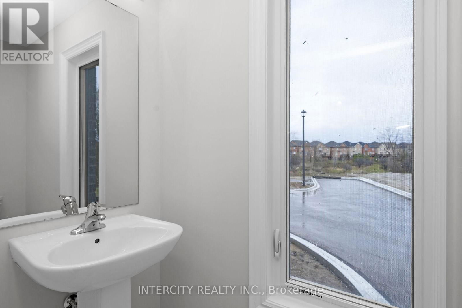 42 QUEENPOST DRIVE Image 8