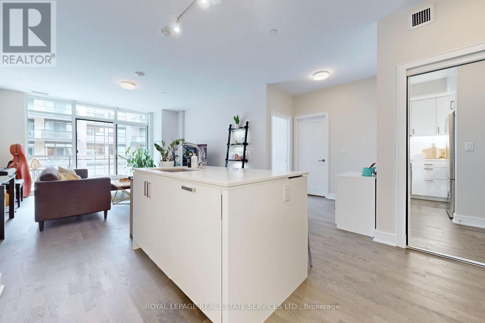 135 - 1575 LAKESHORE ROAD WEST Image 9
