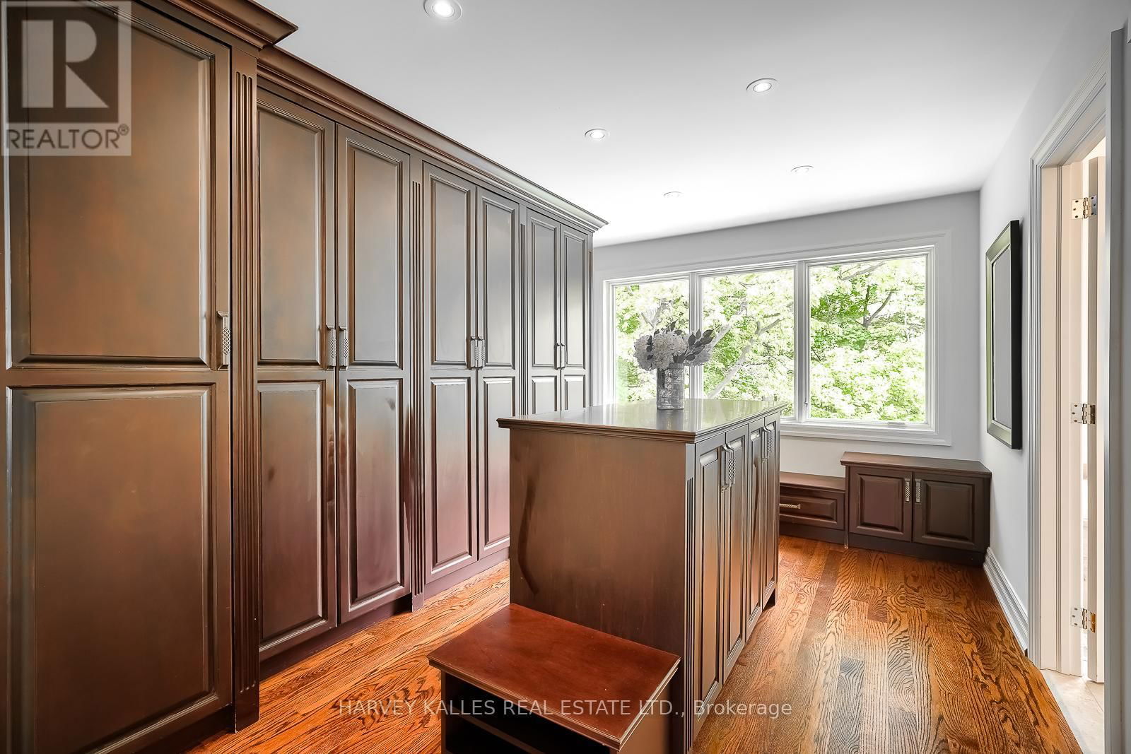 785 GLENLEVEN CRESCENT Image 29
