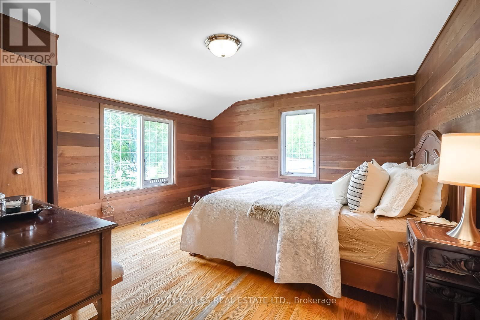 785 GLENLEVEN CRESCENT Image 34