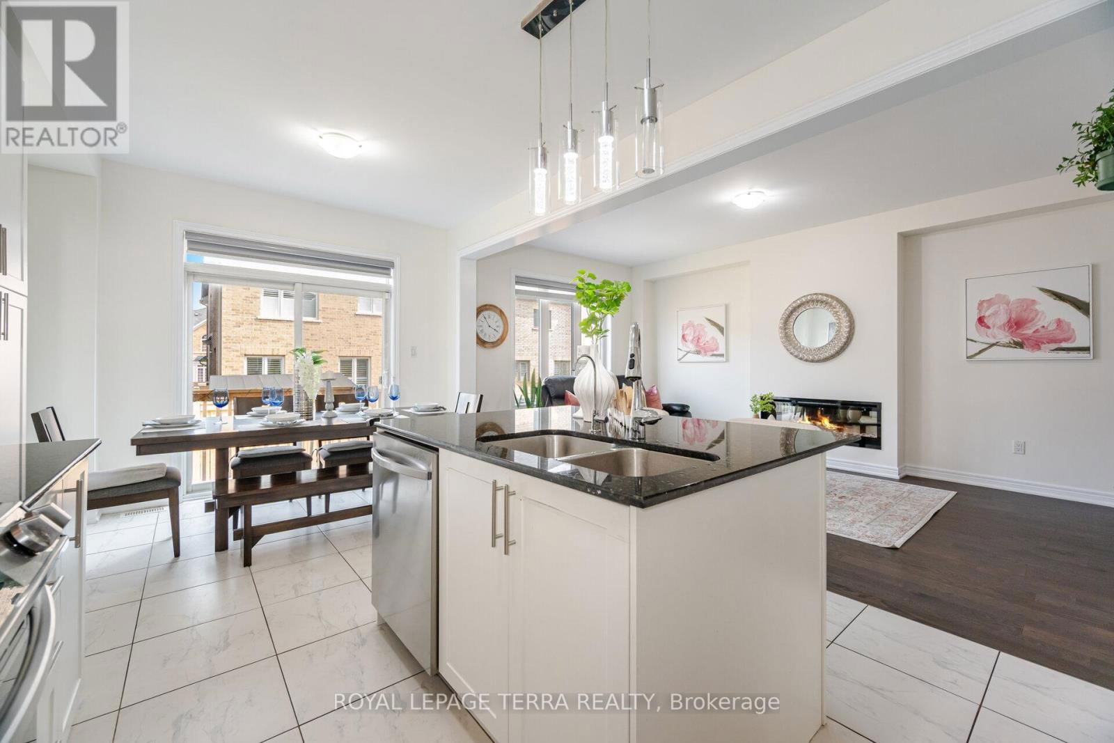 47 COBRIZA CRESCENT Image 14