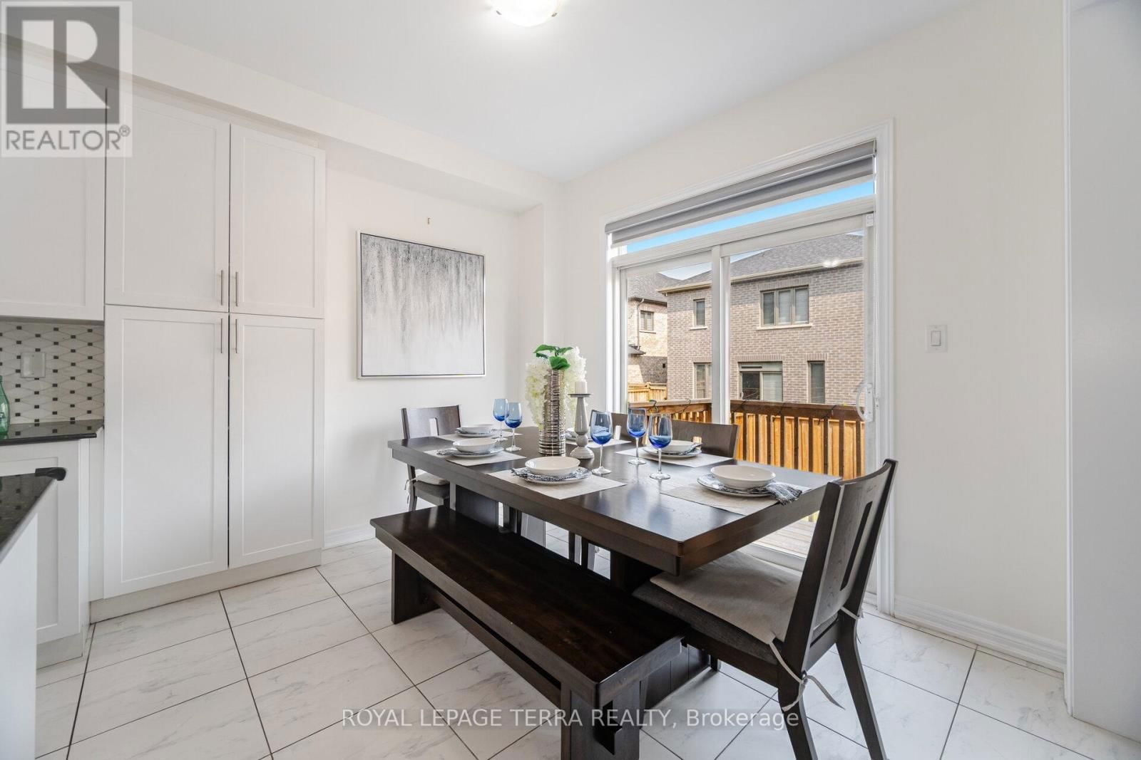 47 COBRIZA CRESCENT Image 15