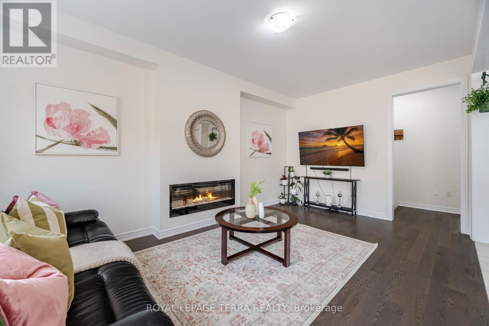 47 COBRIZA CRESCENT Image 21
