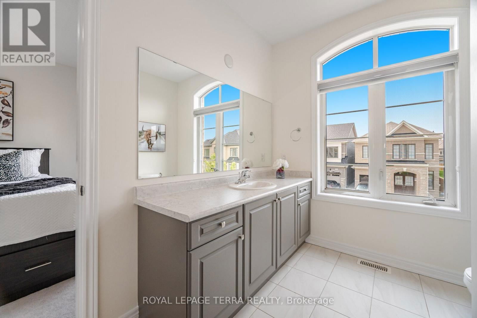 47 COBRIZA CRESCENT Image 30