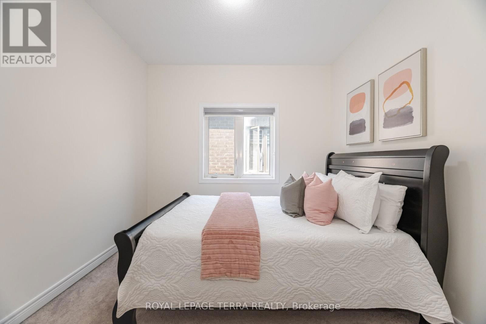 47 COBRIZA CRESCENT Image 32