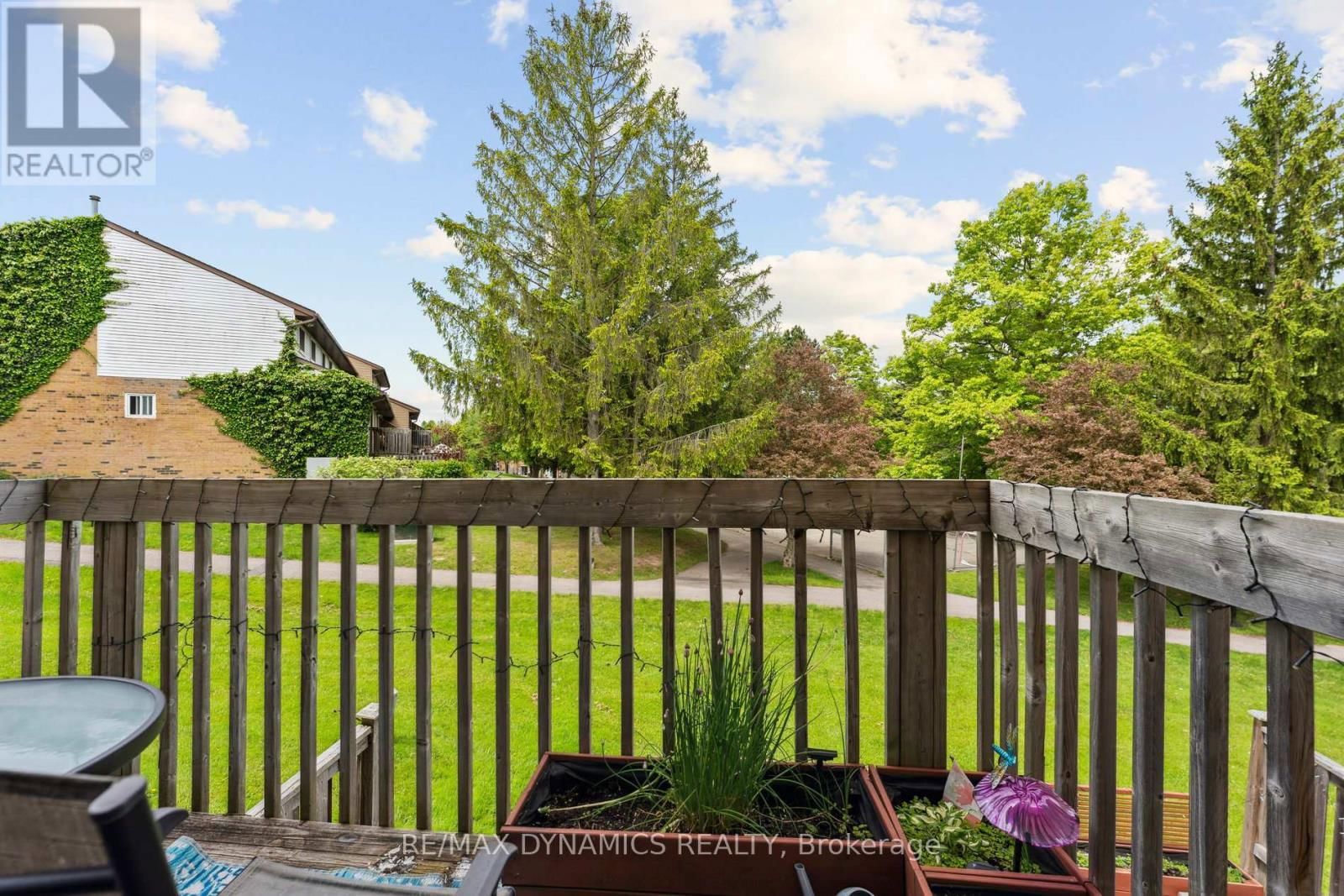 82 LYNDEN CIRCLE Image 7