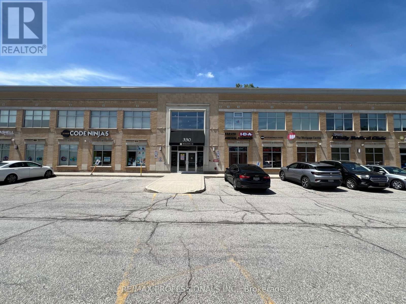 216 - 330 BRONTE STREET SOUTH Image 1