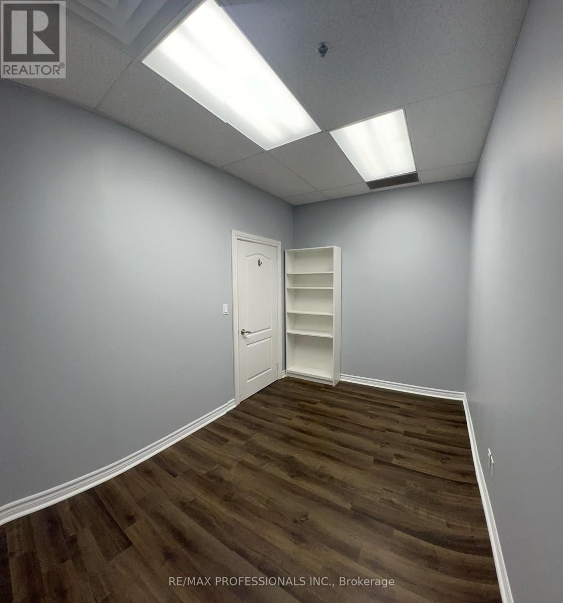 216 - 330 BRONTE STREET SOUTH Image 10