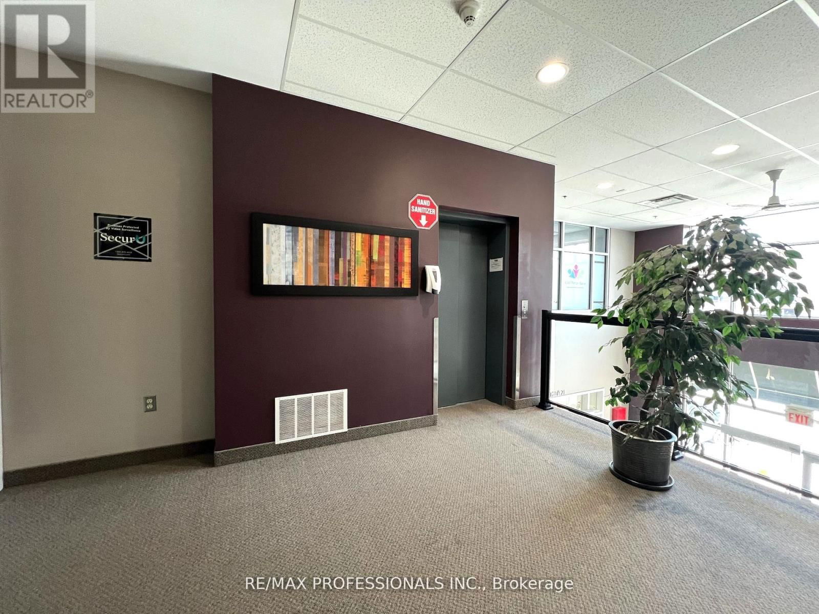 216 - 330 BRONTE STREET SOUTH Image 4