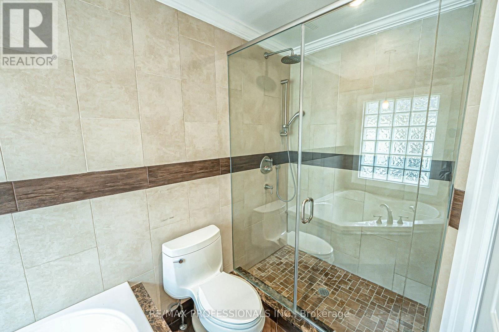 116 LAKE SHORE DRIVE Image 28