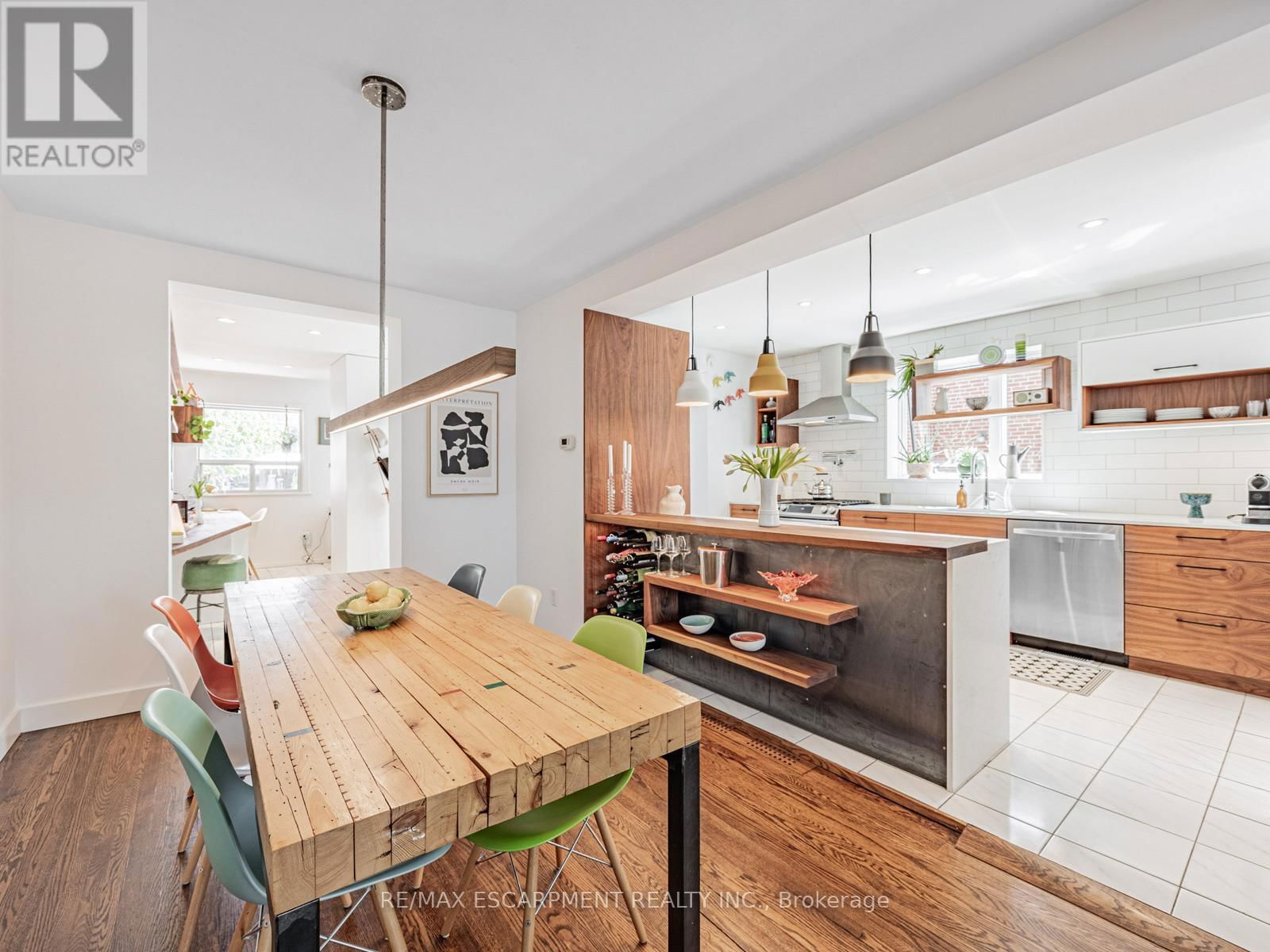 35 WOODENHILL COURT Image 10