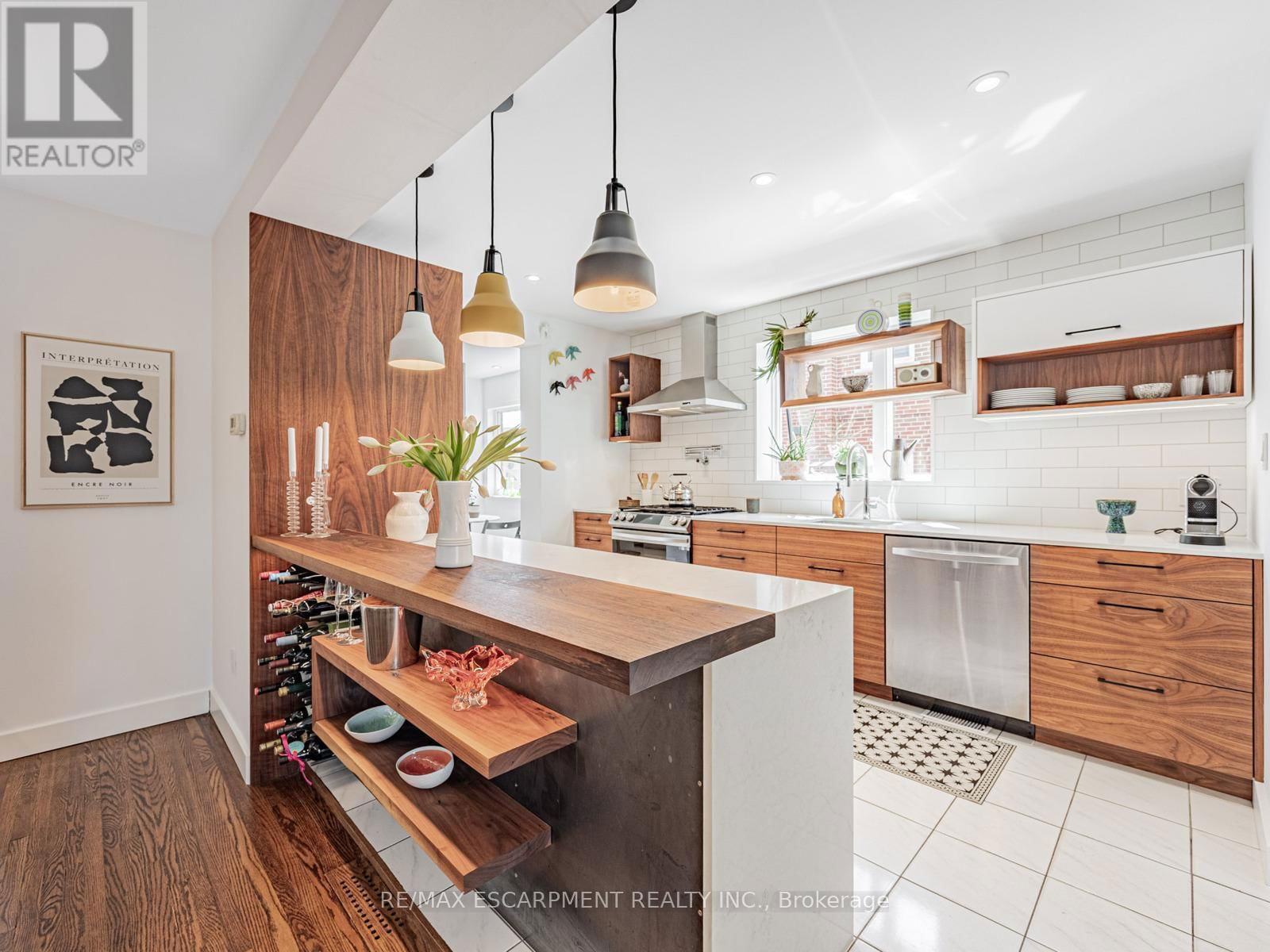35 WOODENHILL COURT Image 11