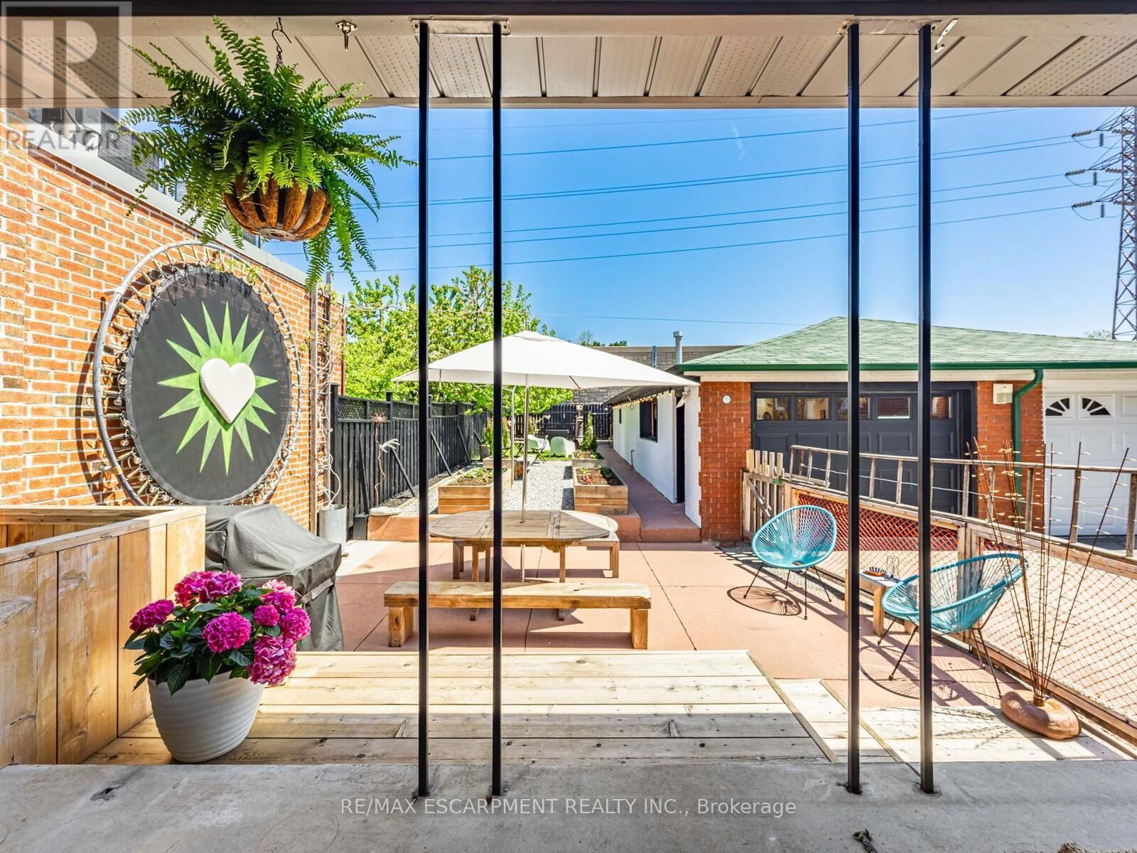 35 WOODENHILL COURT Image 35