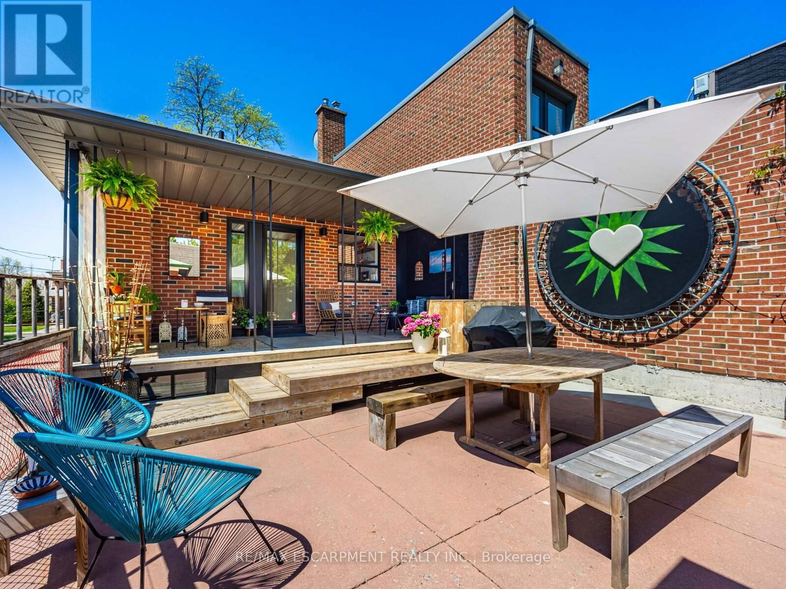 35 WOODENHILL COURT Image 36