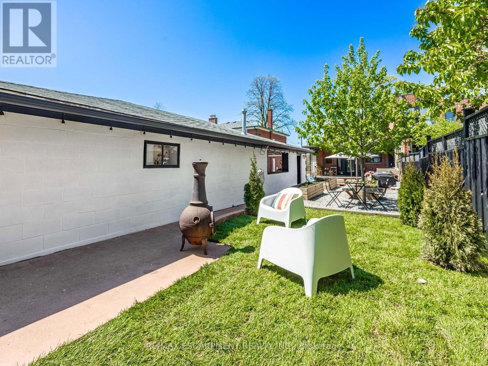 35 WOODENHILL COURT Image 39