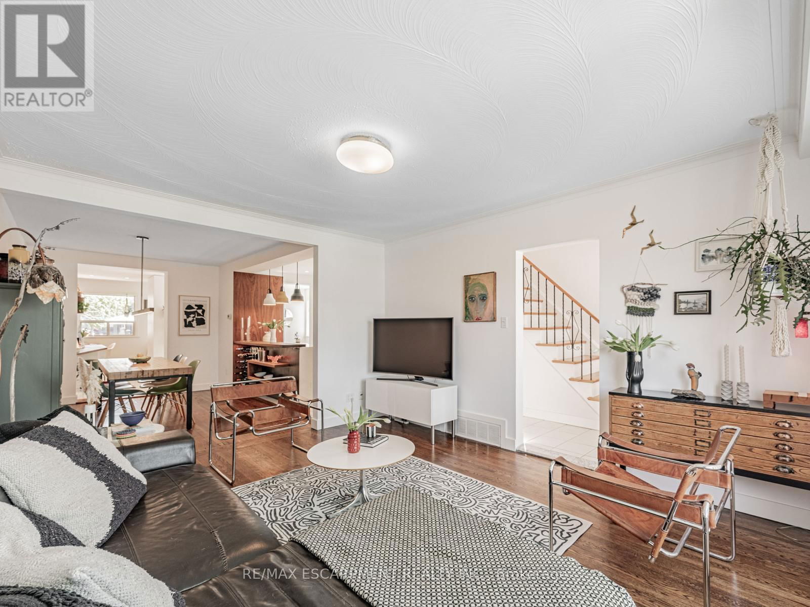 35 WOODENHILL COURT Image 7