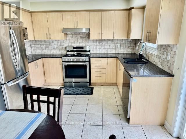 77 - 4950 ALBINA WAY Image 4