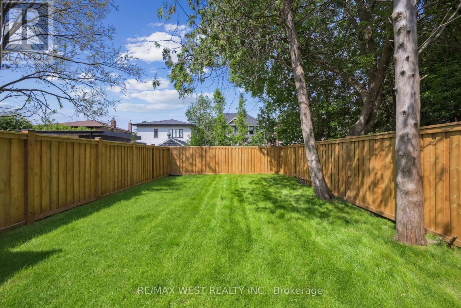 12B FOCH AVENUE Image 13