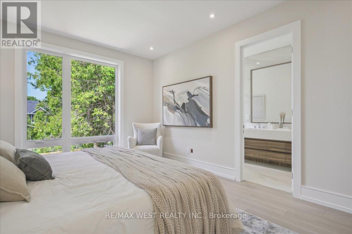 12B FOCH AVENUE Image 7