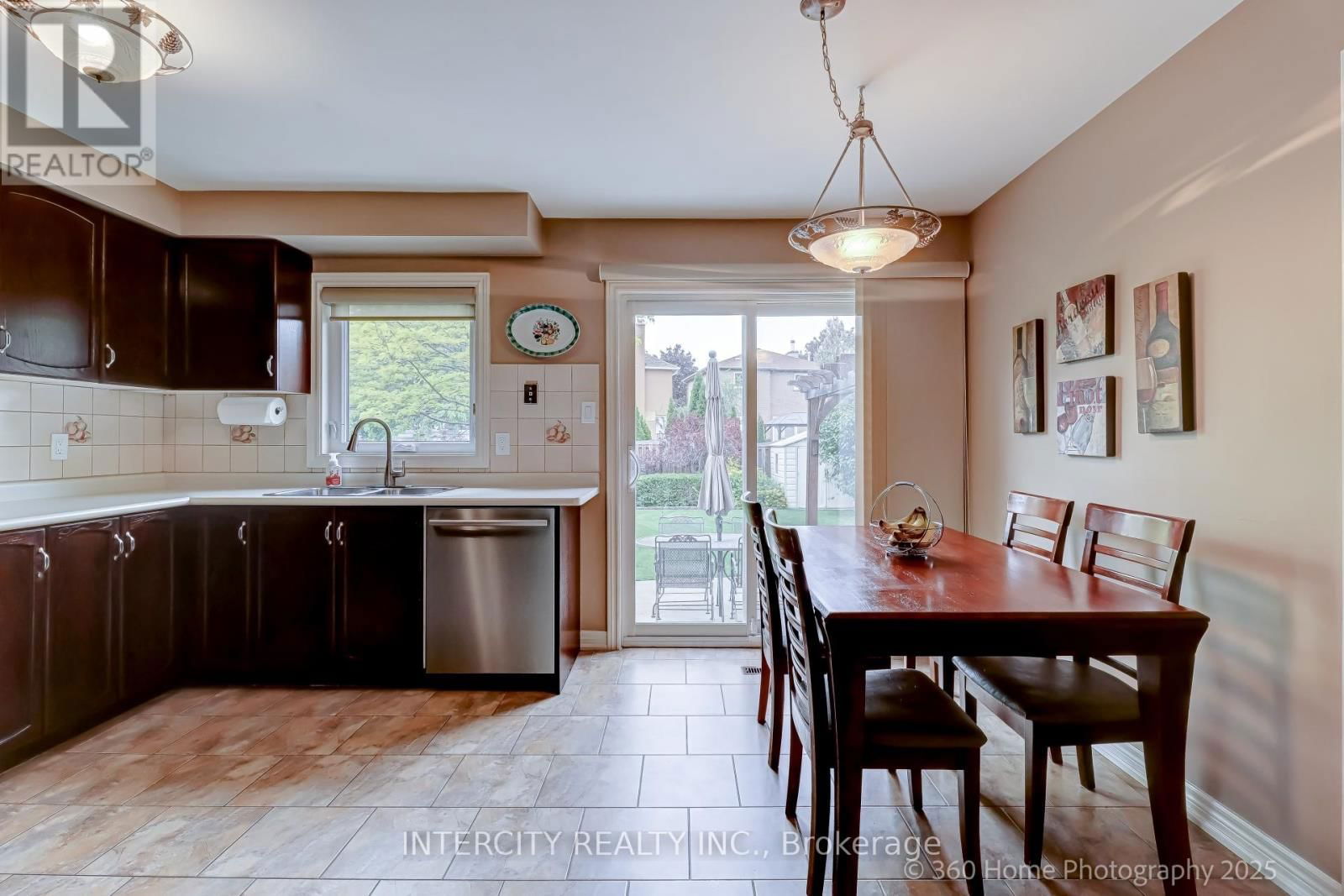 539 LANGPORT COURT Image 12