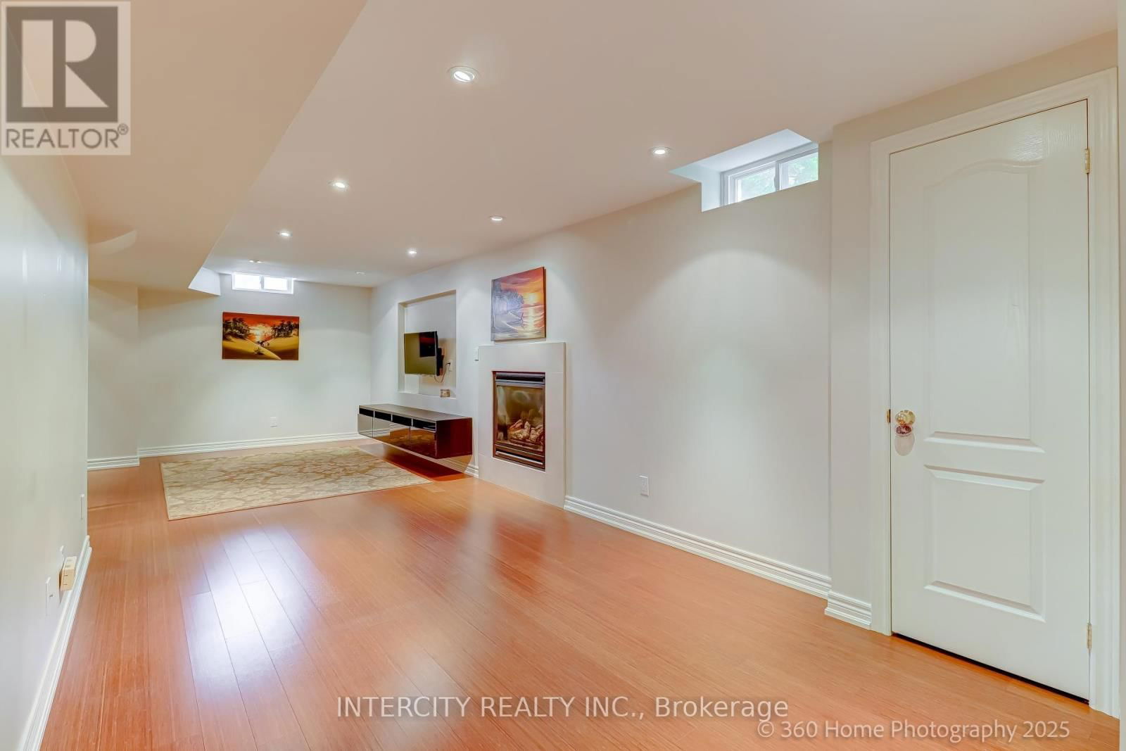 539 LANGPORT COURT Image 28