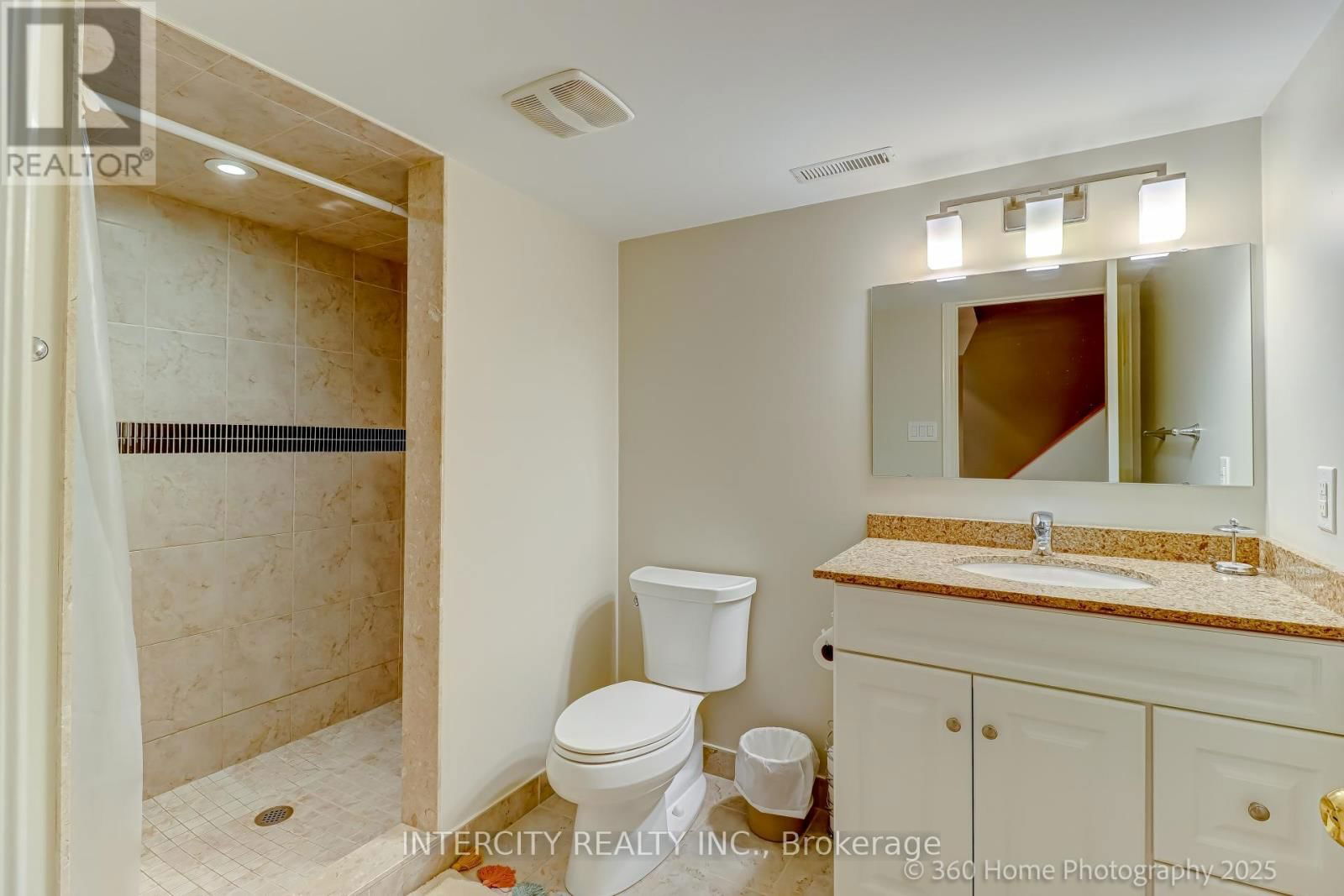 539 LANGPORT COURT Image 31