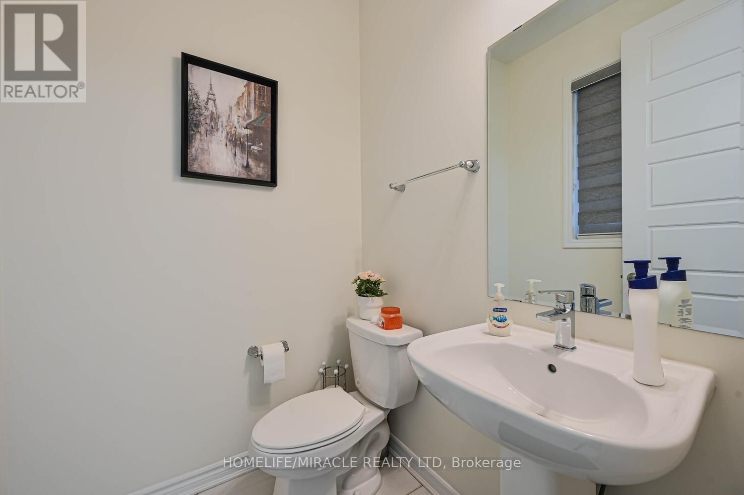 896 SUMAC CRESCENT Image 18